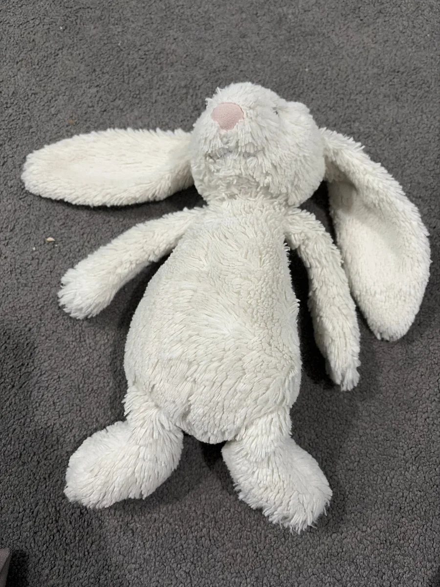 Front - White Bashful Bunny The White Company photo by Hollyyyyyyy