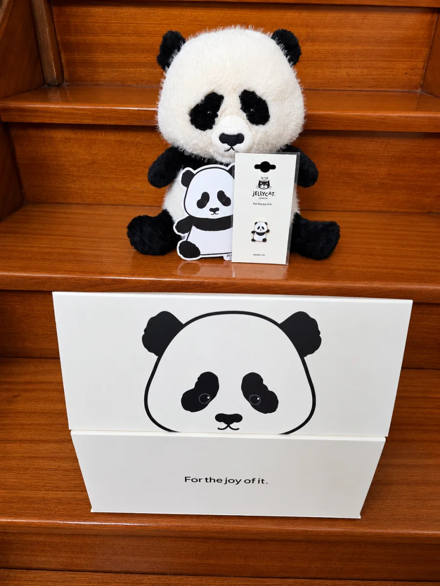 Front - Bambasnooze Panda 🇨🇳 photo by QtJellies