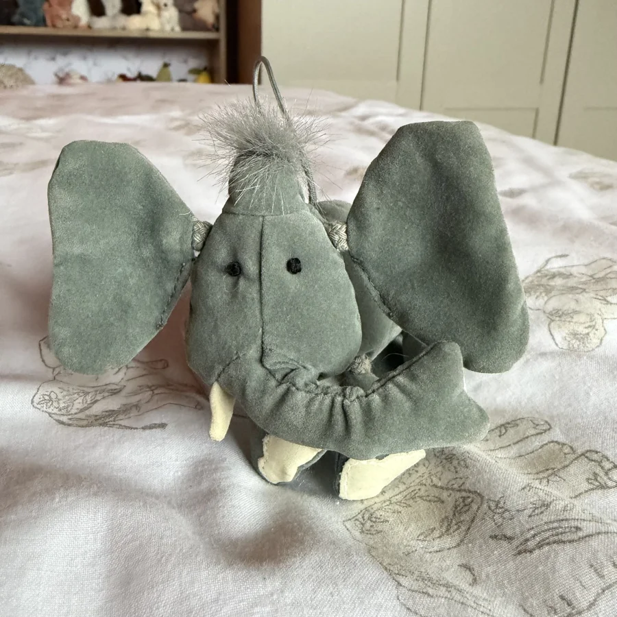 Front - Dingly Dangly Elmo Elephant photo by Rach01