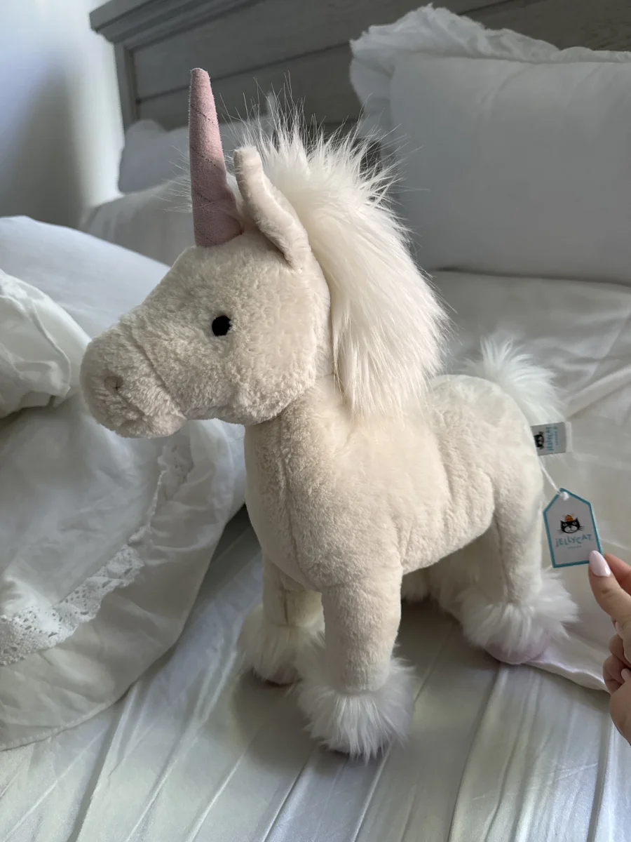 Side - Isadora Unicorn photo by brooklynnmc
