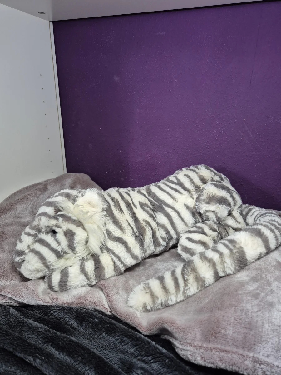 Side - Sacha Snow Tiger - Large photo by ctrlvmoon