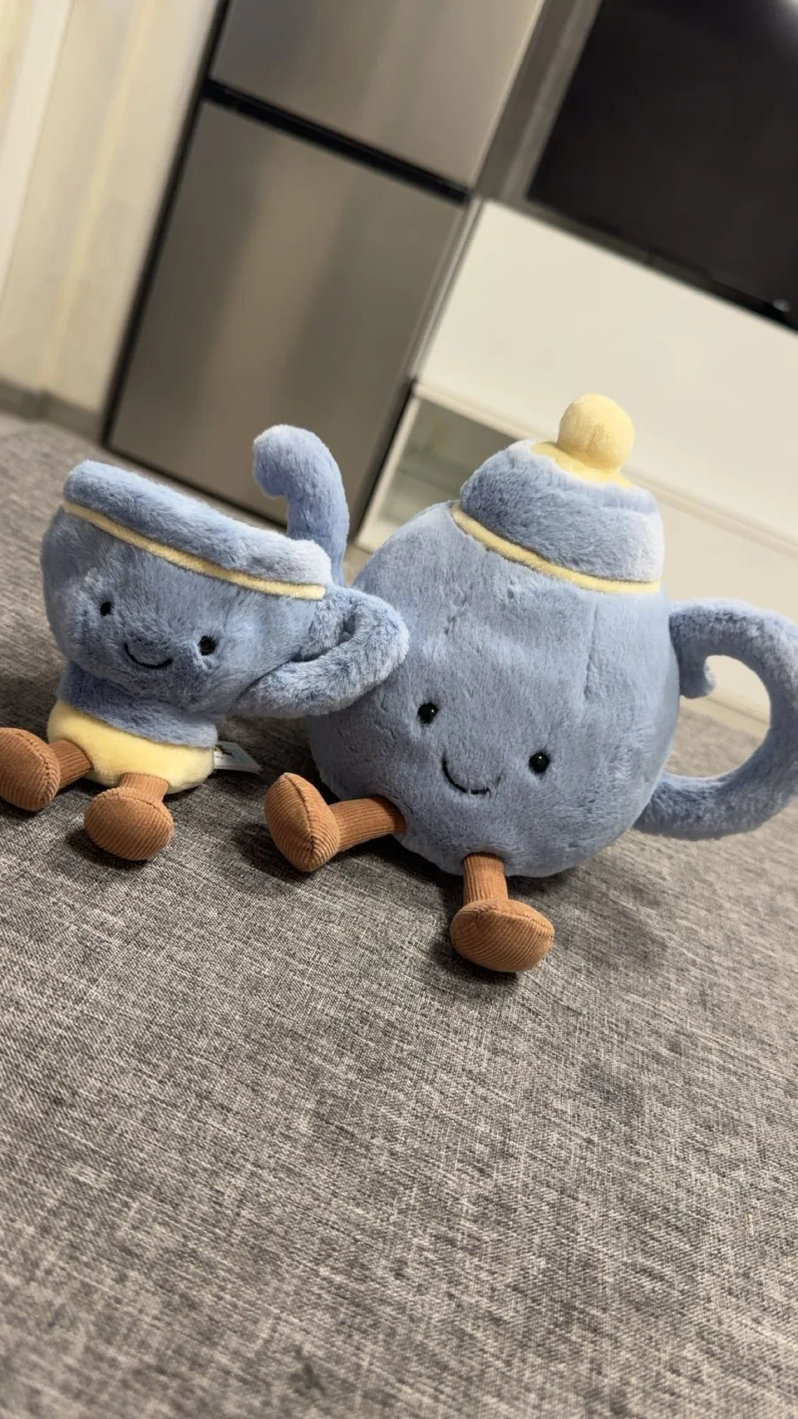 Front - Amuseables Vicky Teapot photo by Mustafa