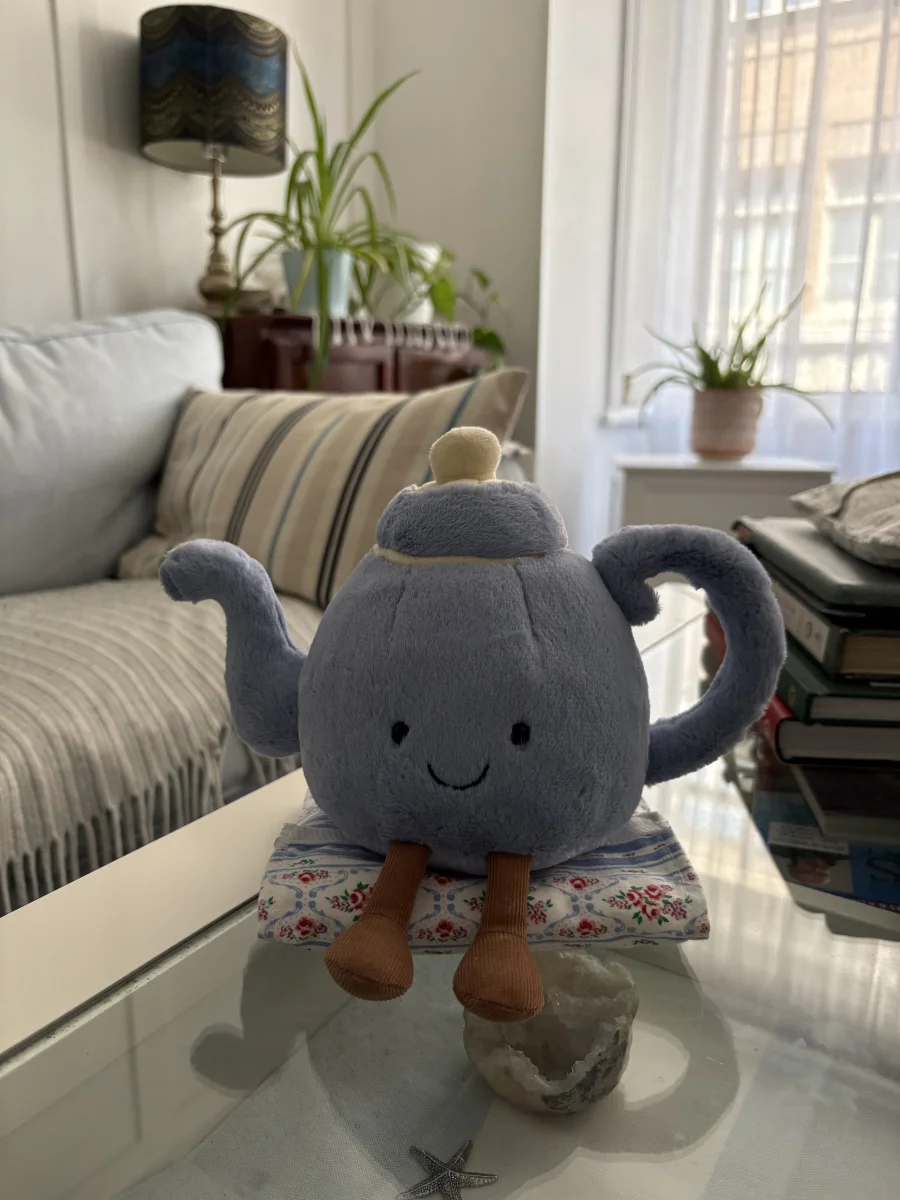 Lifestyle - Amuseables Vicky Teapot photo by annie_30