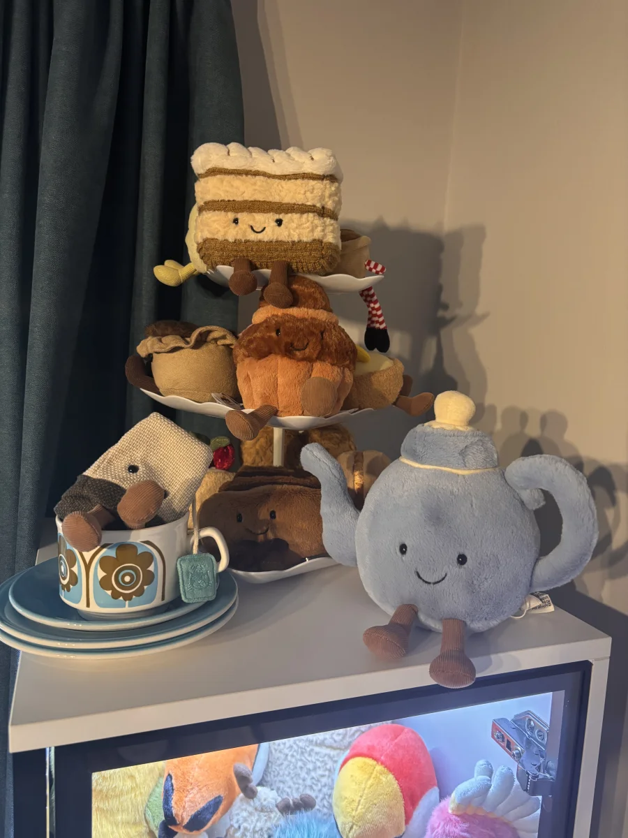 Lifestyle - Amuseables Vicky Teapot photo by CharlieP