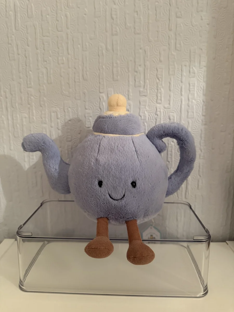 Front - Amuseables Vicky Teapot photo by Bethanyxox