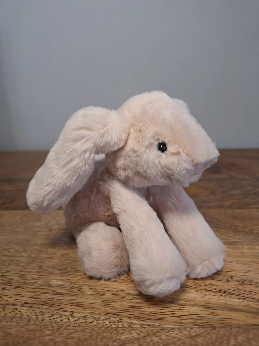 Front - Smudge Rabbit -Tiny photo by Sofie