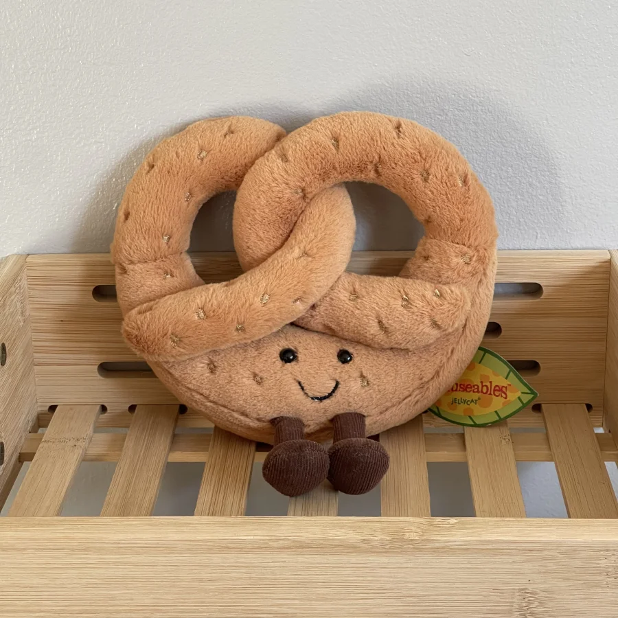 Front - Amuseables Pretzel photo by charlotteriddettepage