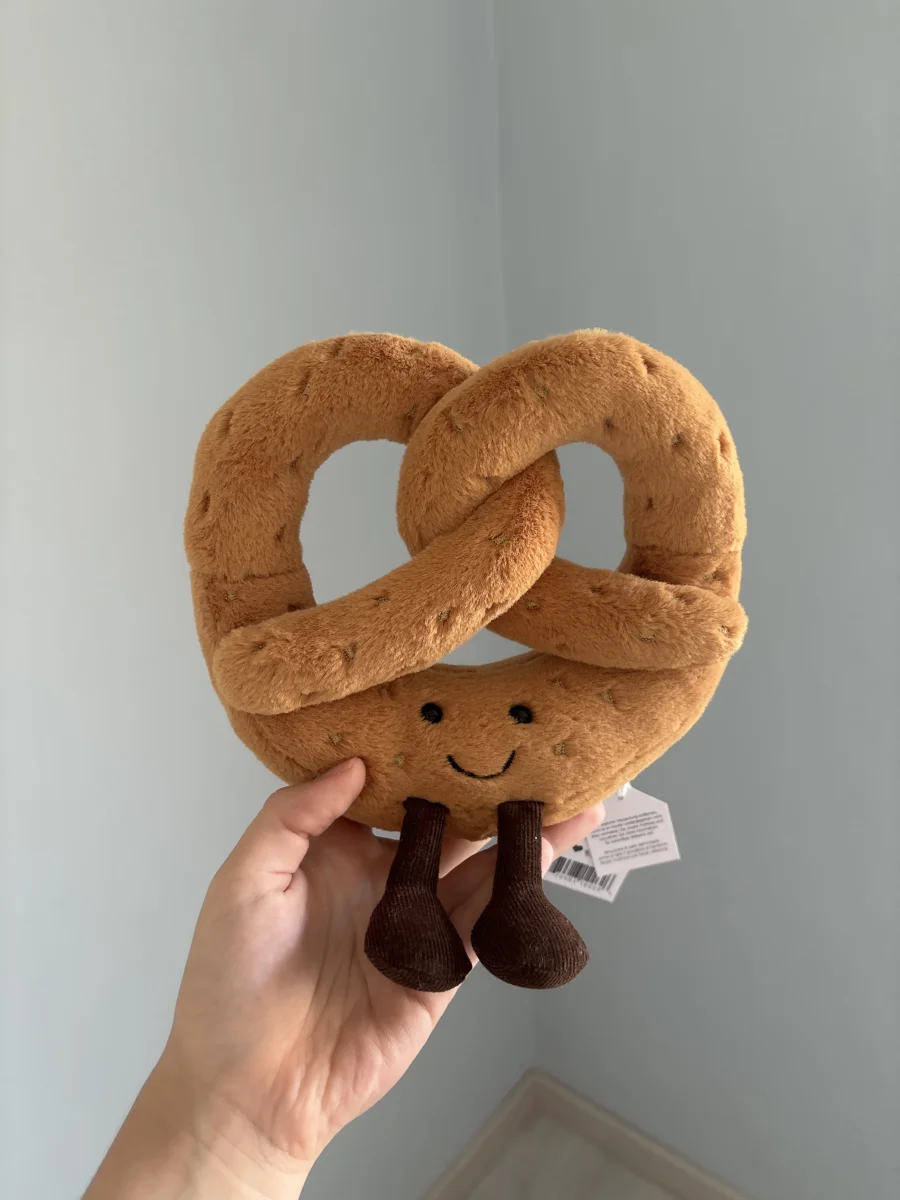 Front - Amuseables Pretzel photo by its.luckyluu
