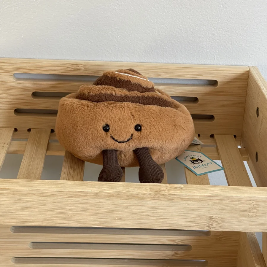 Front - Amuseables Cinnamon Bun photo by charlotteriddettepage