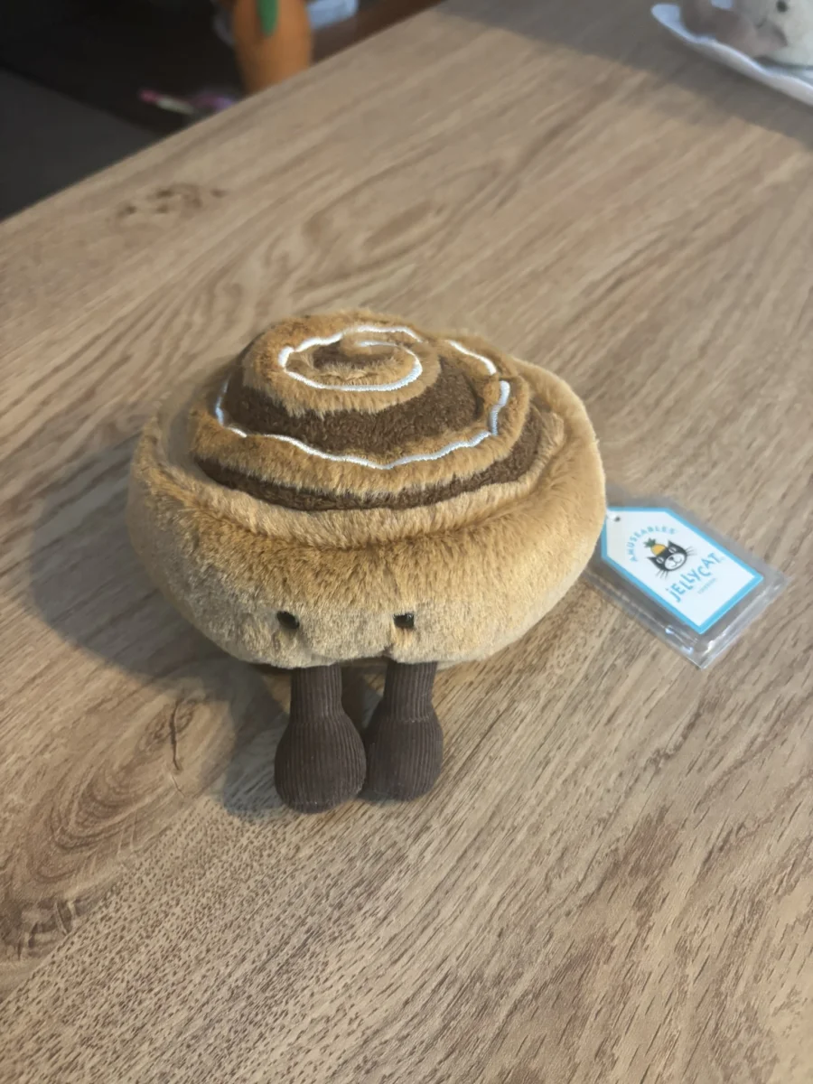 Front - Amuseables Cinnamon Bun photo by CharlieP