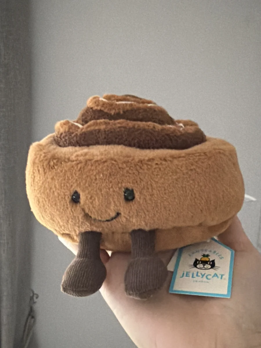 Front - Amuseables Cinnamon Bun photo by millie_mxx