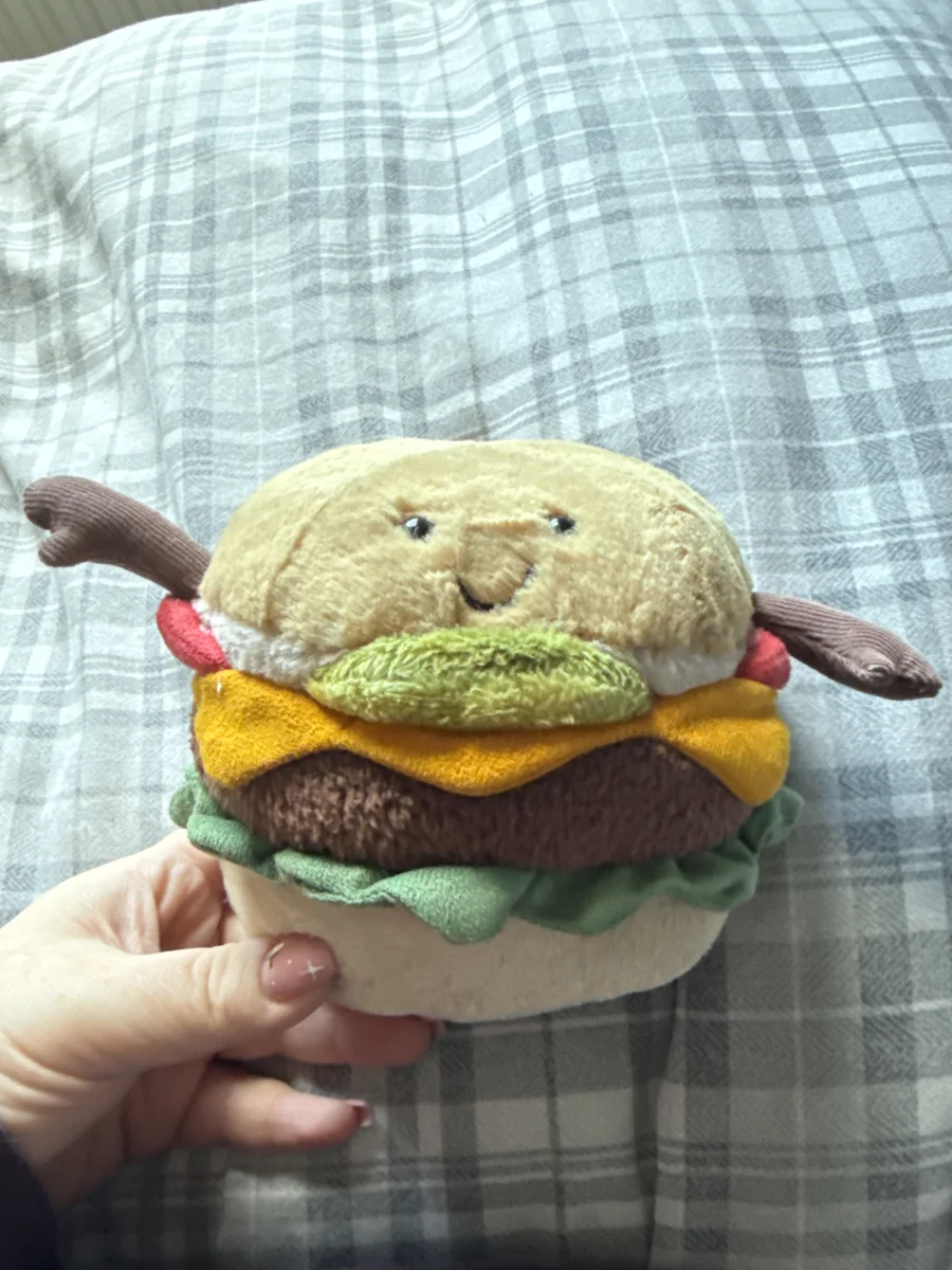 Front - Amuseables Burger photo by jjbabes