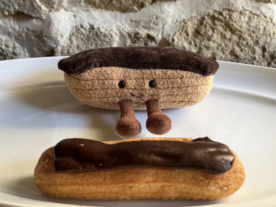 Front - Amuseables Étienne Éclair photo by Jellyna
