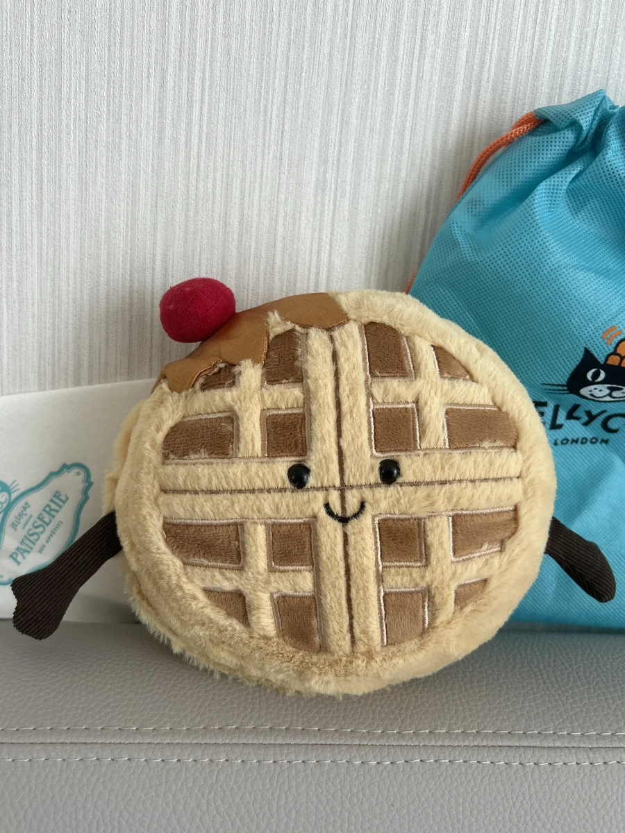 Front - Amuseables Rene Waffle photo by MiaJellycats16