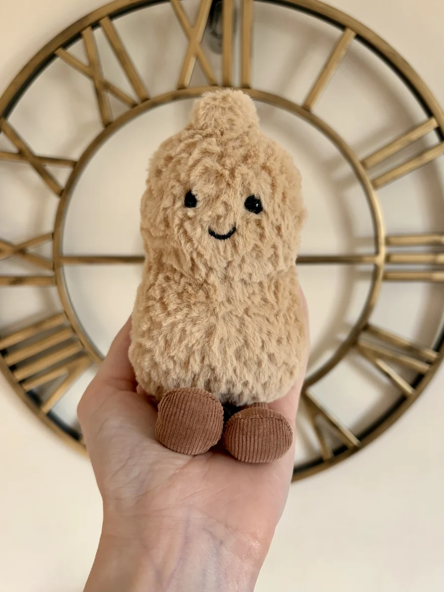 Front - Amuseables Peanut photo by CarolineV