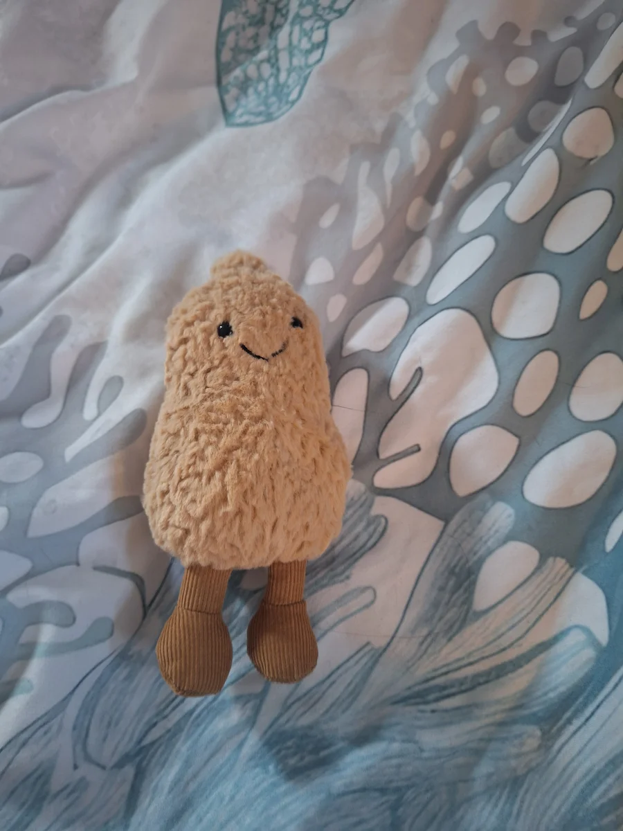 Front - Amuseables Peanut photo by Heny_123