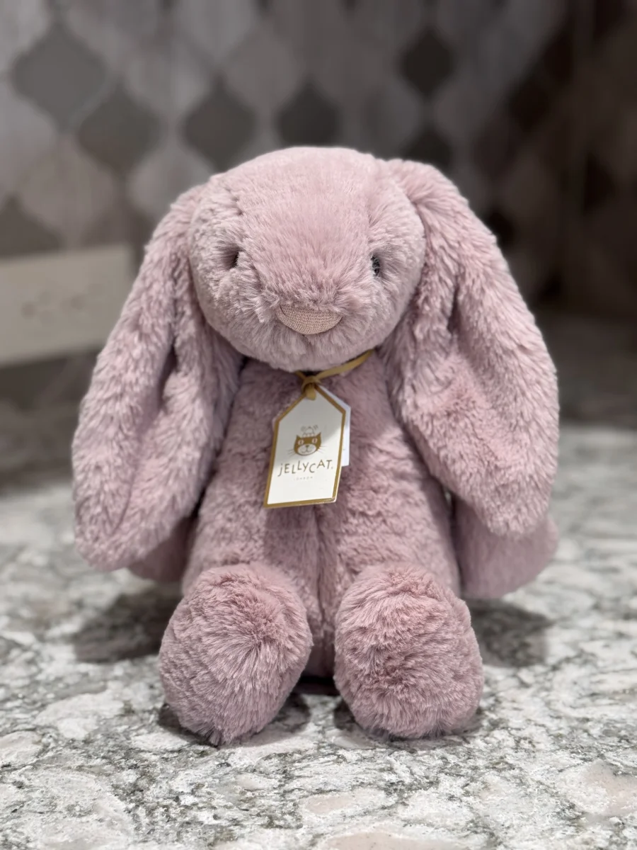 Front - Bashful Luxe Bunny Rosa photo by SnowLeopard821