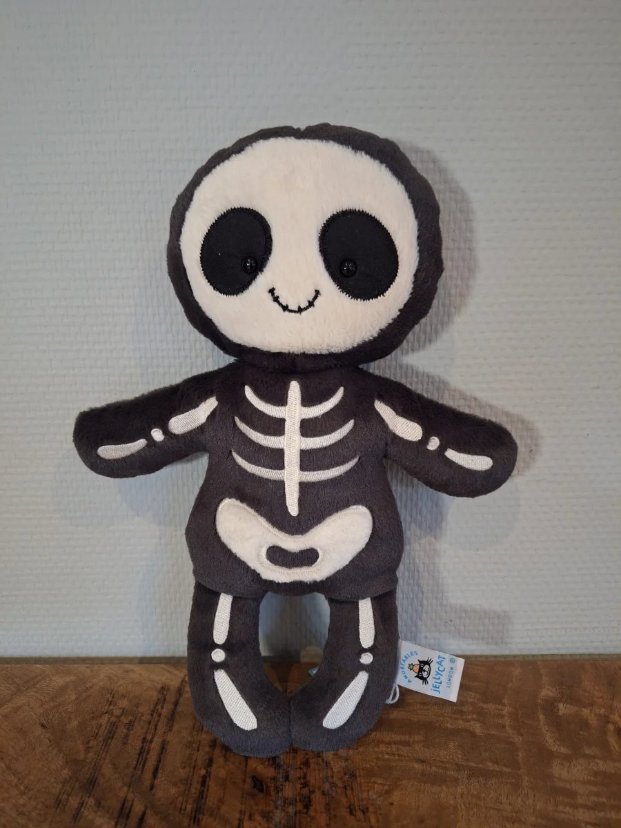 Front - Skeleton Bob photo by Sofie