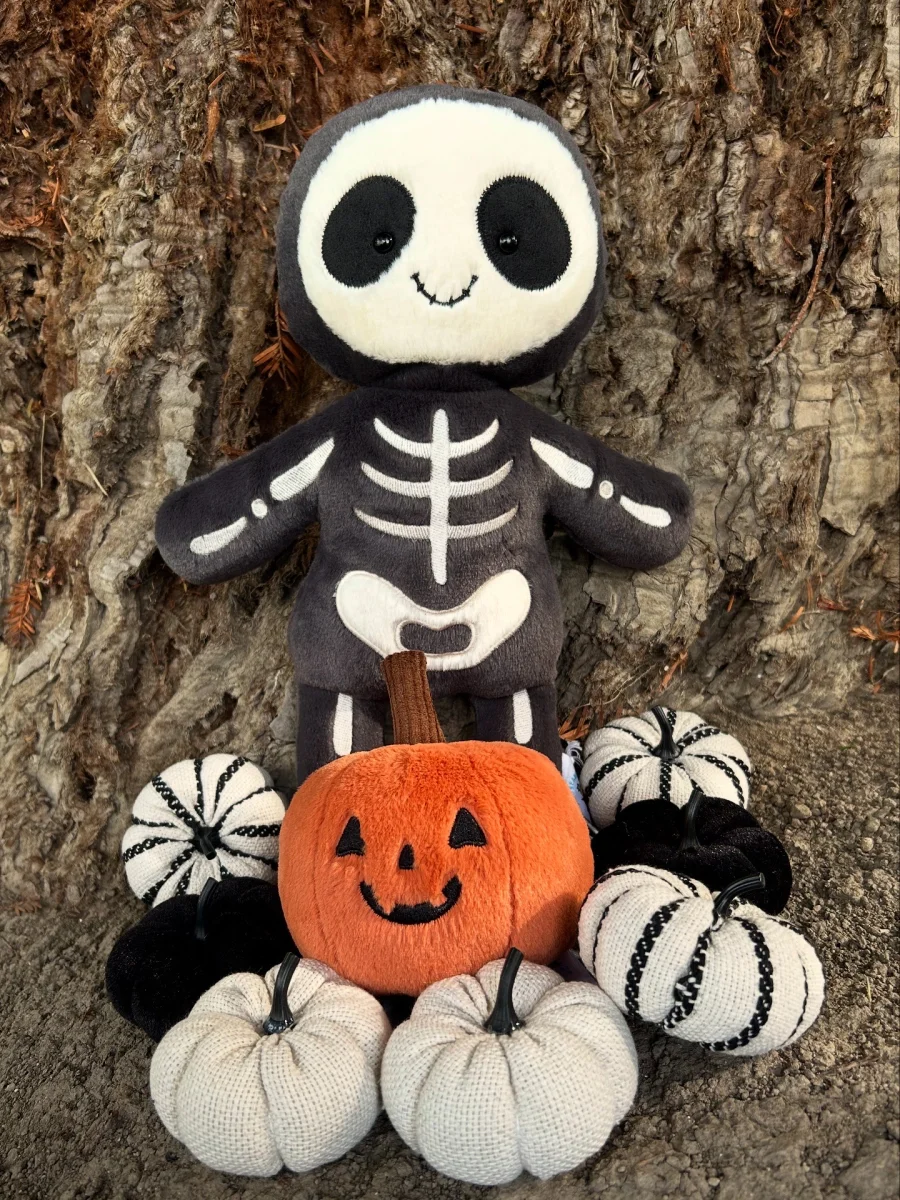 Lifestyle - Skeleton Bob photo by TishWish