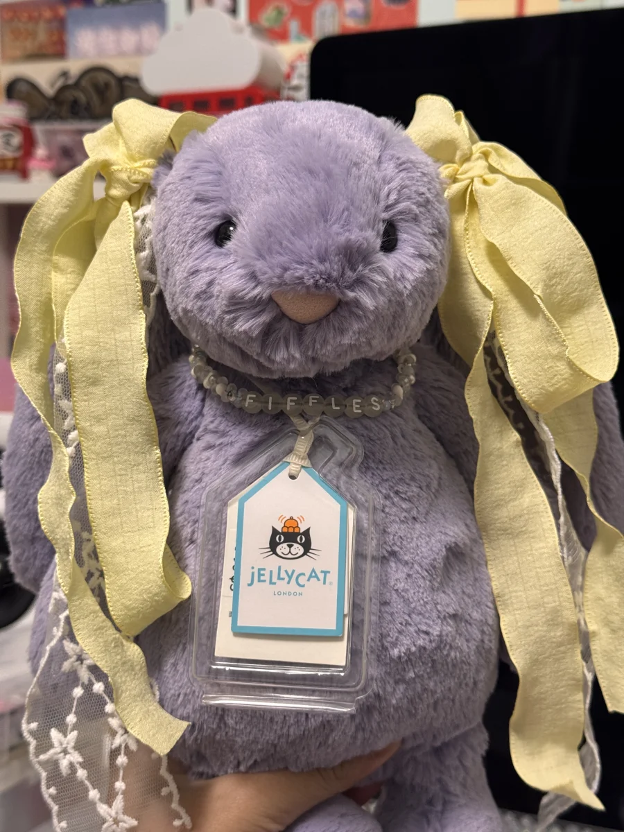 Front - Bashful Viola Bunny photo by vmooj