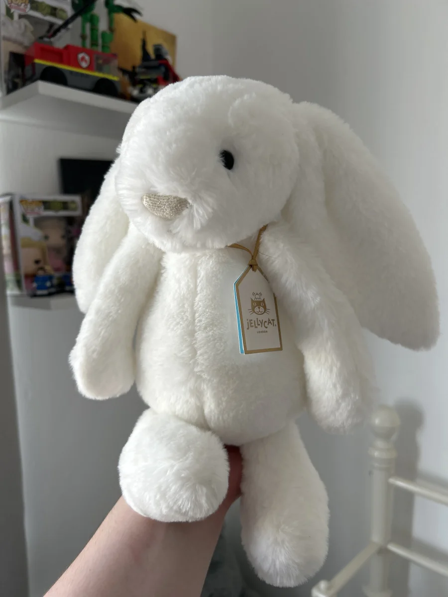 Front - Bashful Luxe Bunny Luna photo by Leah_Sykess