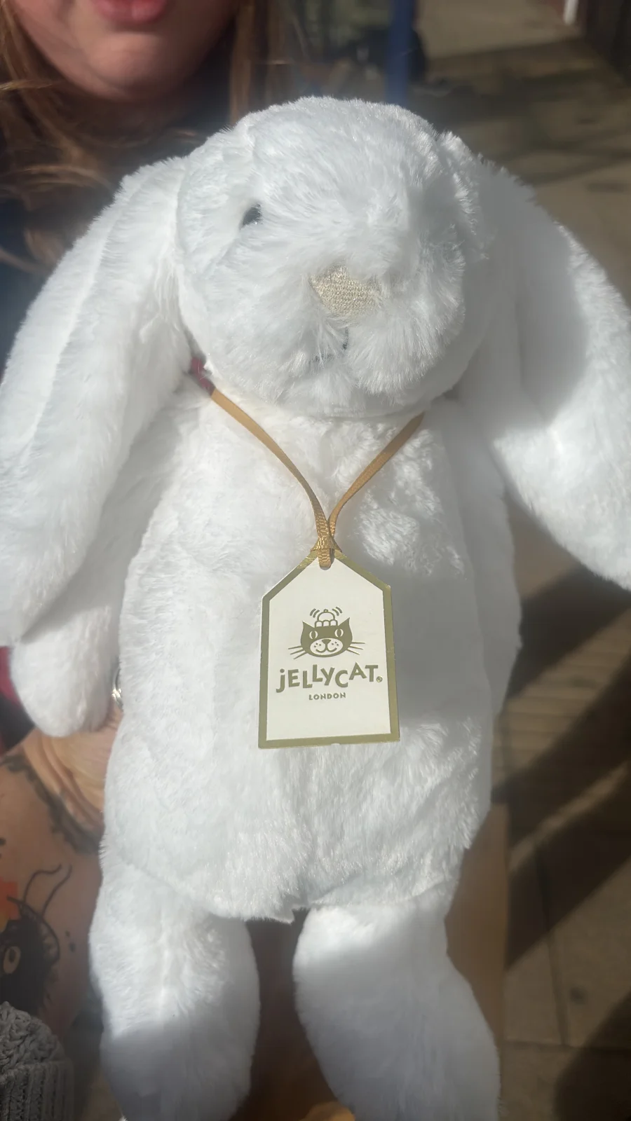 Front - Bashful Luxe Bunny Luna photo by Slanelivhill