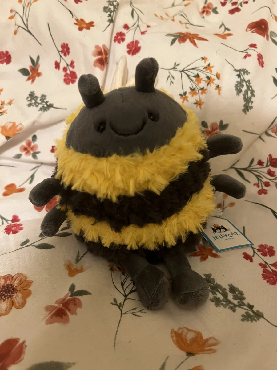 Front - Albee Bee photo by Meganolivia201