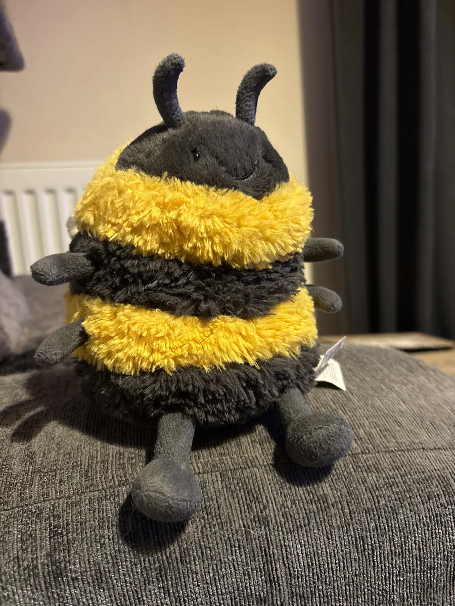 Front - Albee Bee photo by binipw