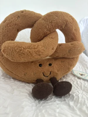 Amuseables Pretzel Jellycat photo