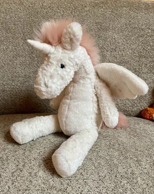 A photo of Lallagie Unicorn Jellycat taken by JellyDragonLover