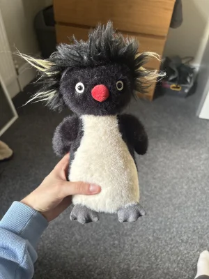 Ronnie Rockhopper Penguin Jellycat | Jelly Journal