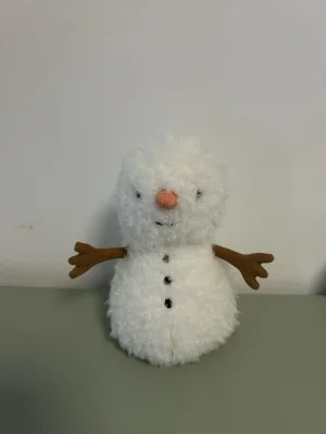 A photo of Little Snowman Jellycat taken by Martineee