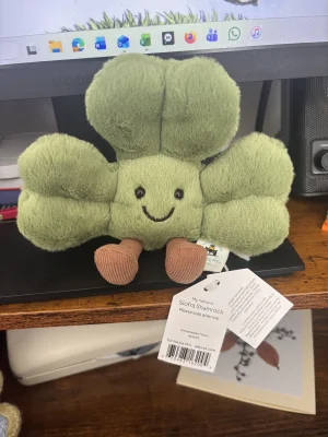 Amuseables Siofra Shamrock 🇮🇪 Jellycat | Jelly Journal