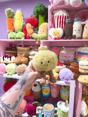 Amuseables Onnie Pickled Onion Jellycat photo