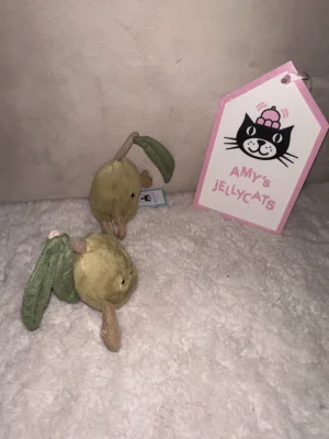 A photo of Amuseables Pair of Olives Jellycat taken by amysjellys
