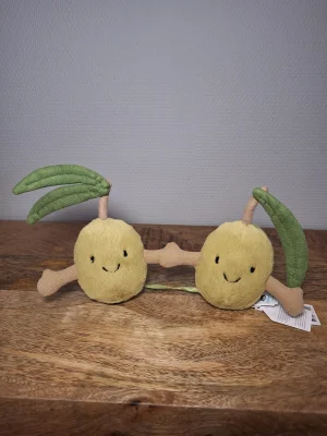Front photo of Amuseables Pair of Olives uploaded by Sofie