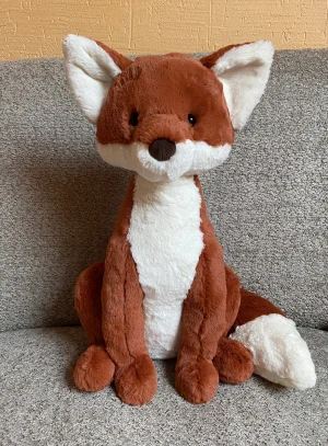 A photo of Quinn Fox Jellycat taken by Abyss'Dragons
