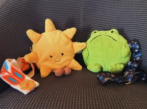 A photo of Amuseables Sun Bag Jellycat taken by mrkidsister