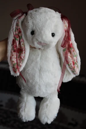 Blossom Cream Bunny 'Berry' - Medium Jellycat | Jelly Journal