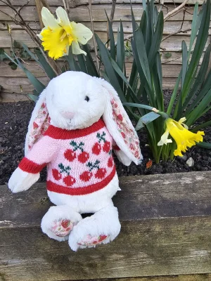 Blossom Cream Bunny 'Berry' - Medium Jellycat | Jelly Journal