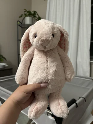 A photo of Blossom Blush Bunny 'Cherry' - Medium Jellycat taken by jelly20