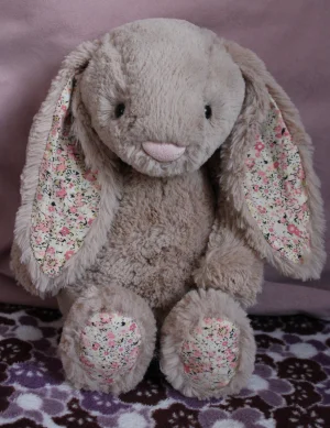 Blossom Bea Beige Bunny Jellycat | Jelly Journal