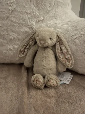 Blossom Bea Beige Bunny - Small Jellycat | Jelly Journal
