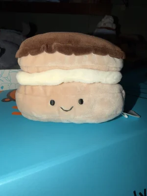 Pretty Patisserie Éclair Jellycat photo