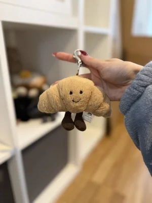 Amuseables Croissant Bag Charm Jellycat | Jelly Journal