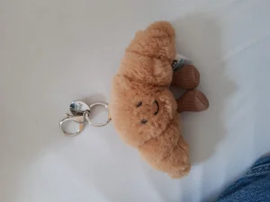 Amuseables Croissant Bag Charm Jellycat photo