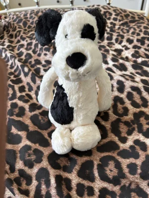 Bashful Black & Cream Puppy - Medium Jellycat | Jelly Journal
