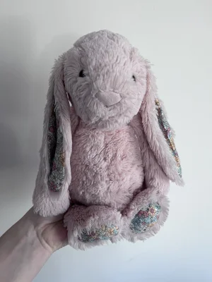 A photo of Blossom Blush Bunny - Medium Jellycat taken by toomanyjellies