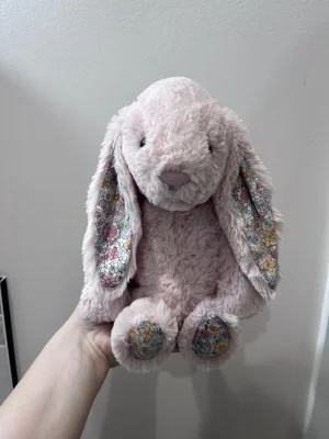 A photo of Blossom Blush Bunny - Medium Jellycat taken by toomanyjellies