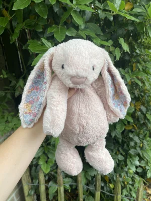 A photo of Blossom Blush Bunny - Medium Jellycat taken by Fienjellyfriends